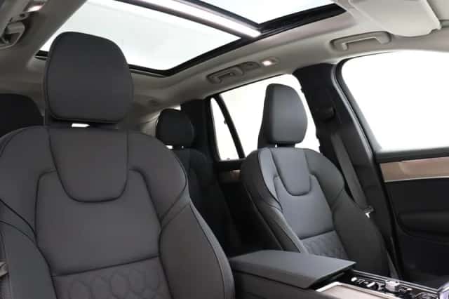 Volvo XC90 (2025) thumbnail 9