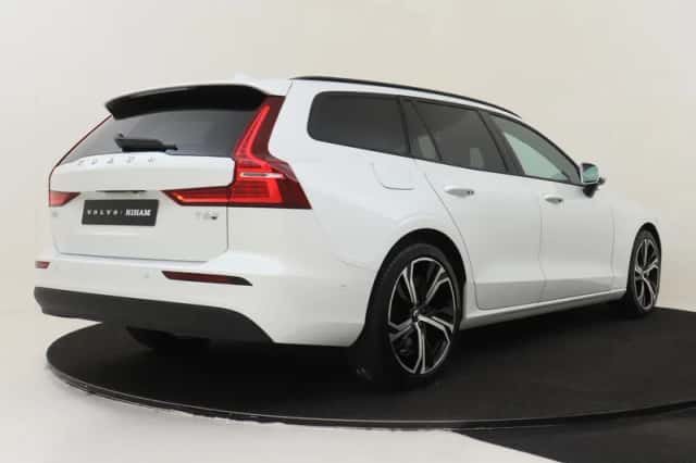 Volvo V60 (2025) thumbnail 2
