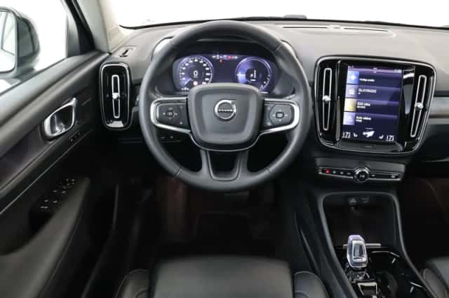 Volvo XC40 (2022)