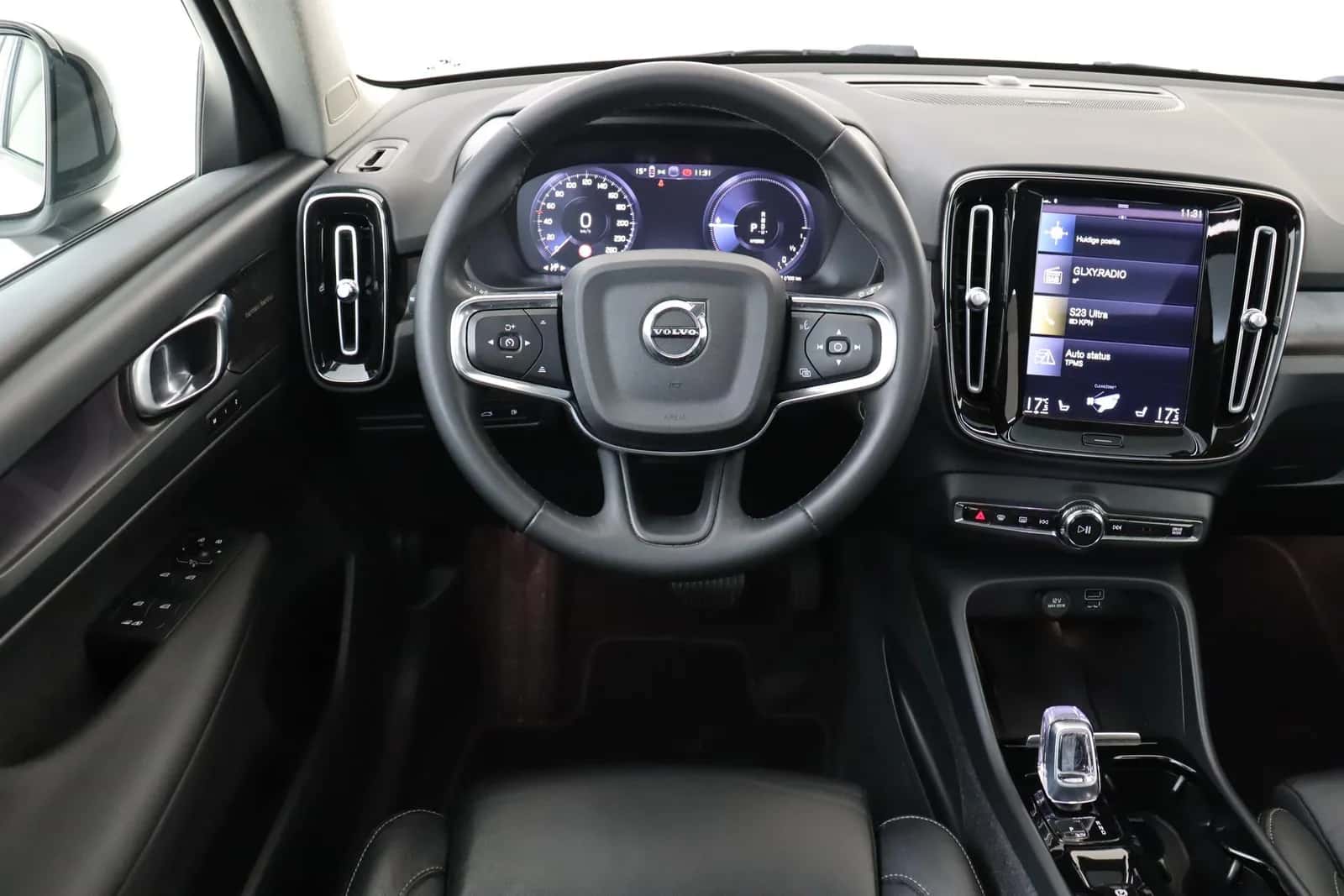 Volvo XC40 (2022) — foto 1
