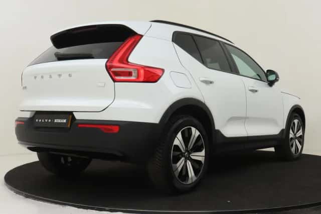 Volvo XC40 (2022) thumbnail 2