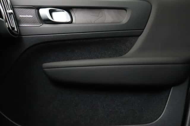 Volvo XC40 (2022) thumbnail 17