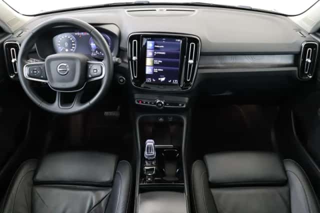 Volvo XC40 (2022) thumbnail 3