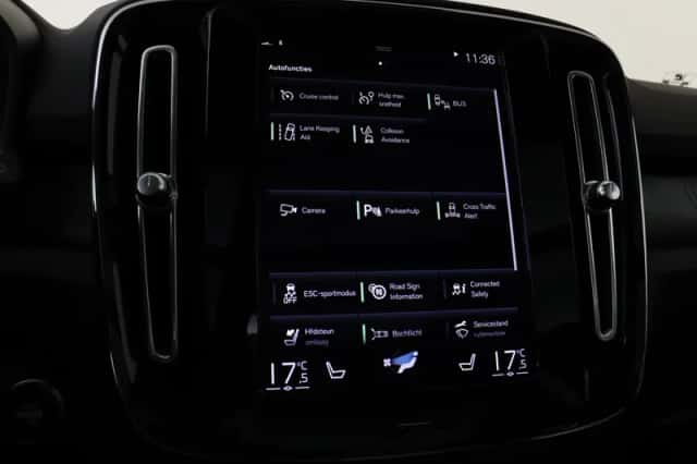 Volvo XC40 (2022) thumbnail 28