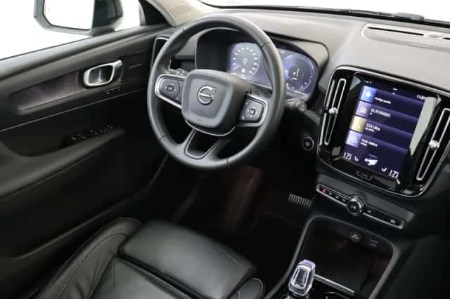 Volvo XC40 (2022) thumbnail 5