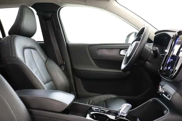Volvo XC40 (2022) thumbnail 7