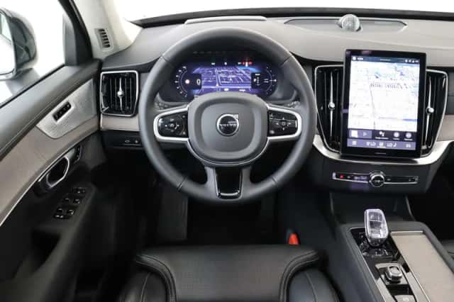 Volvo XC90 (2025)