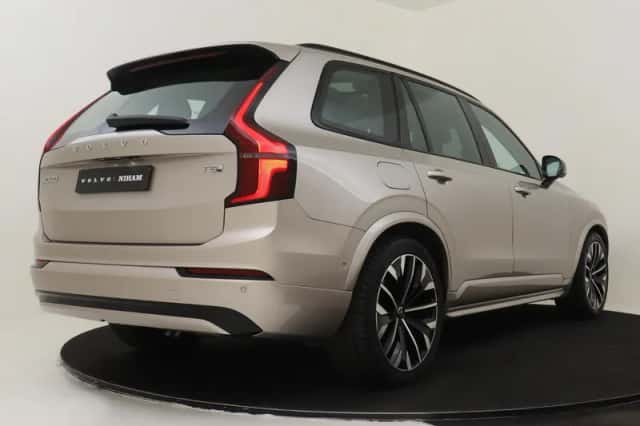 Volvo XC90 (2025) thumbnail 2
