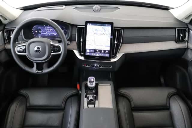 Volvo XC90 (2025) thumbnail 3