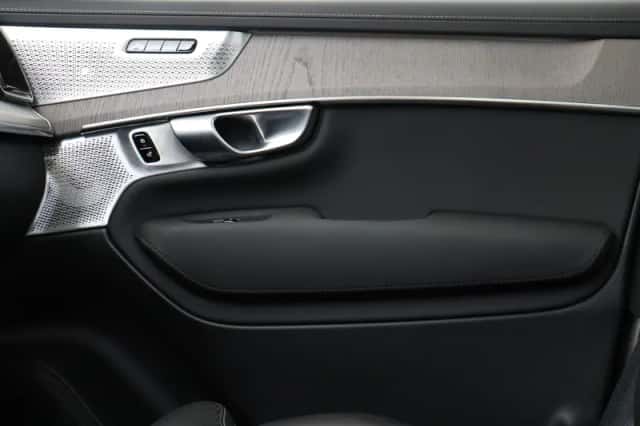 Volvo XC90 (2025) thumbnail 24