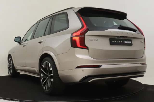 Volvo XC90 (2025) thumbnail 4