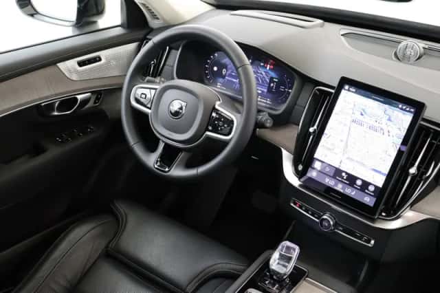 Volvo XC90 (2025) thumbnail 5