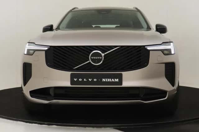 Volvo XC90 (2025) thumbnail 8