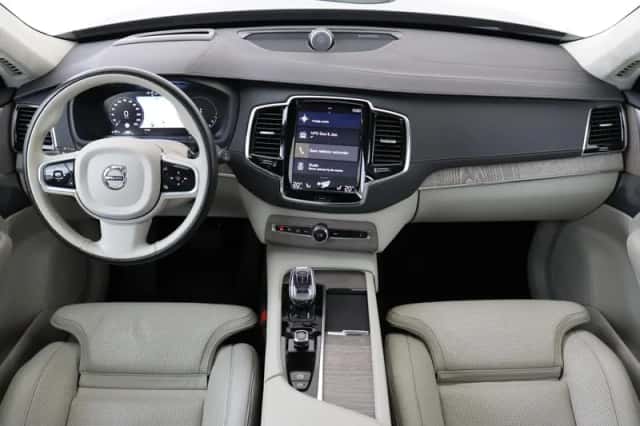 Volvo XC90 (2021) thumbnail 3