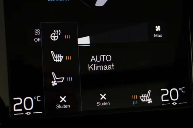 Volvo XC90 (2021) thumbnail 30