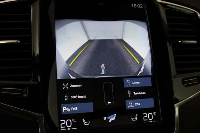 Volvo XC90 (2021) thumbnail 36