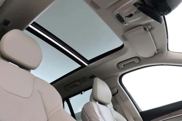 Volvo XC90 (2021) thumbnail 9