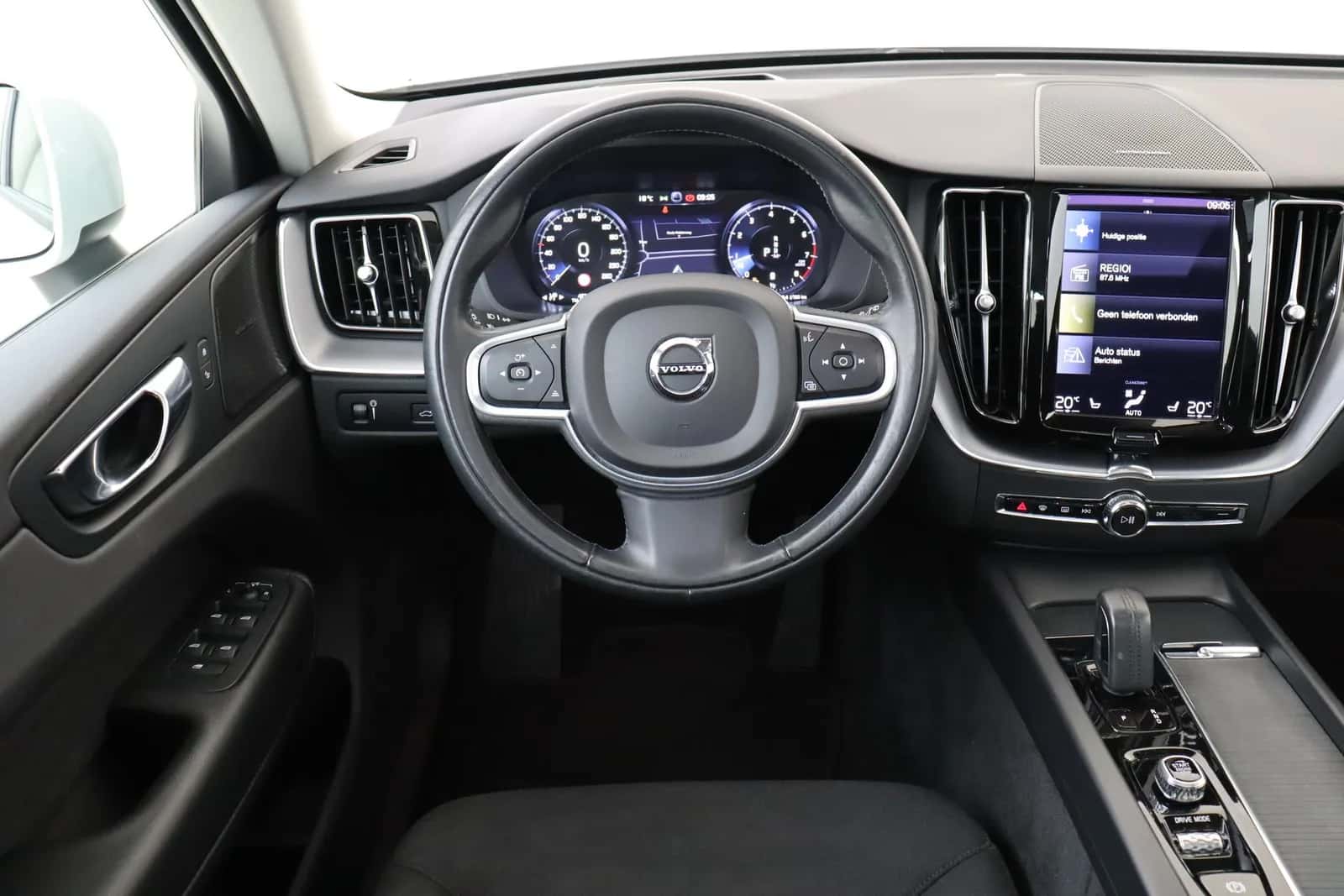 Volvo XC60 (2021) — foto 1