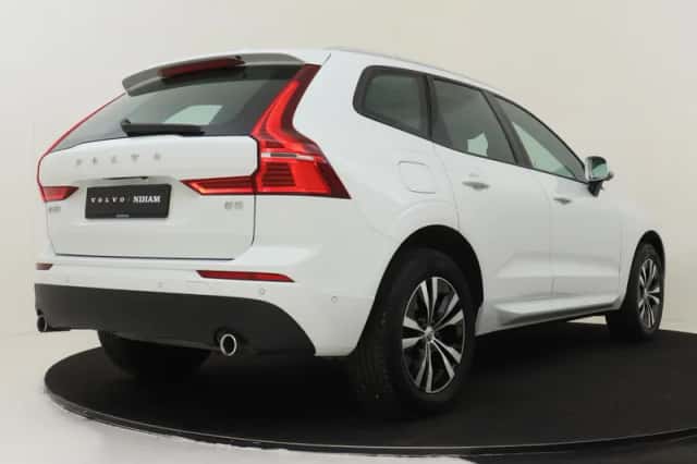 Volvo XC60 (2021) thumbnail 2