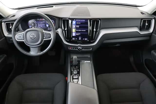 Volvo XC60 (2021) thumbnail 3