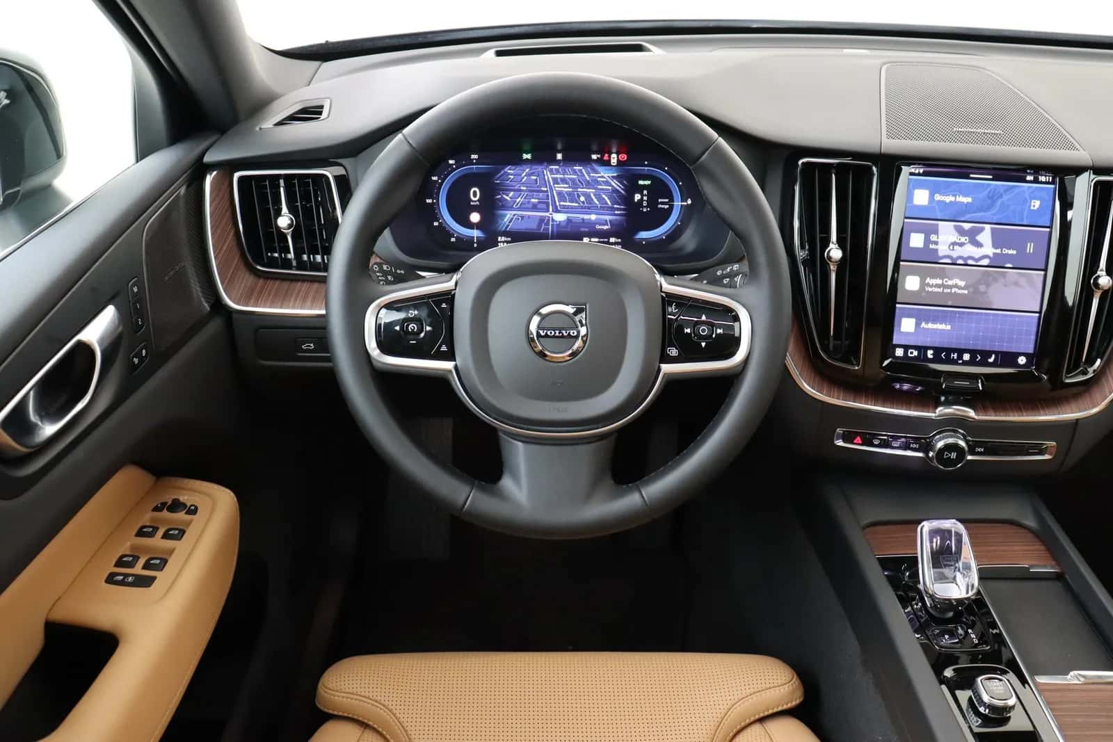 Volvo XC60 (2025) — foto 1
