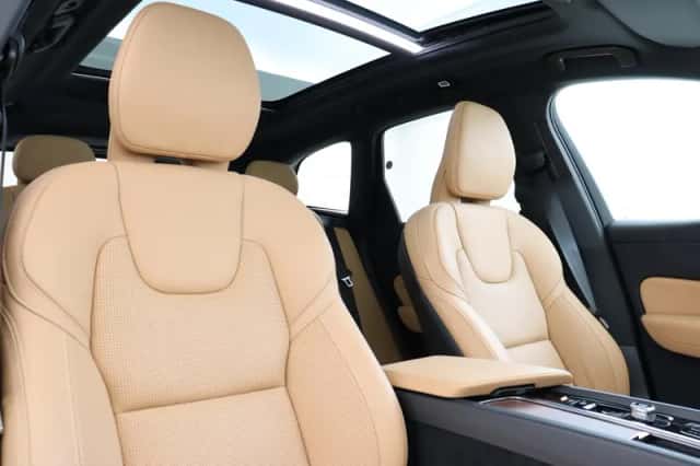 Volvo XC60 (2025) thumbnail 11