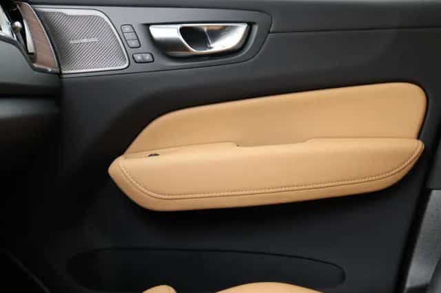 Volvo XC60 (2025) thumbnail 23