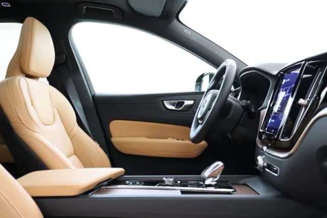 Volvo XC60 (2025) thumbnail 7
