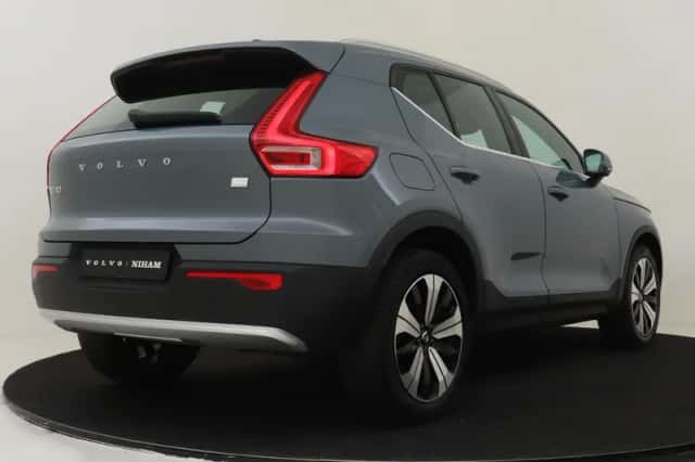 Volvo XC40 (2022) thumbnail 2