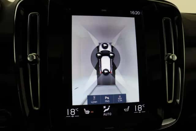 Volvo XC40 (2022) thumbnail 19