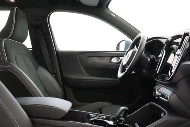 Volvo XC40 (2022) thumbnail 7