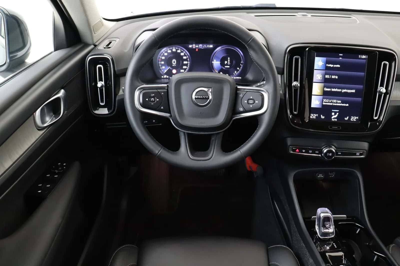 Volvo XC40 (2022) — foto 1