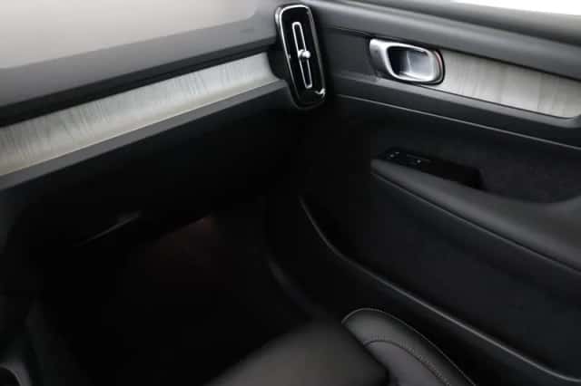 Volvo XC40 (2022) thumbnail 15
