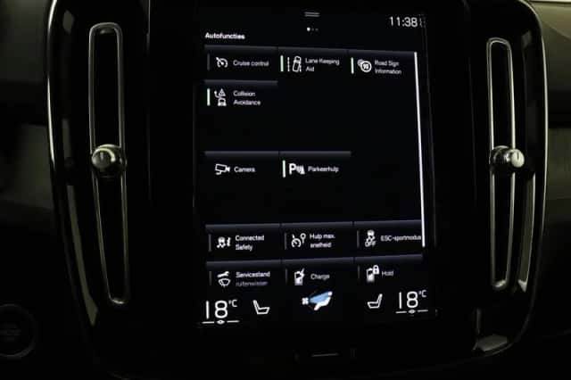 Volvo XC40 (2022) thumbnail 25