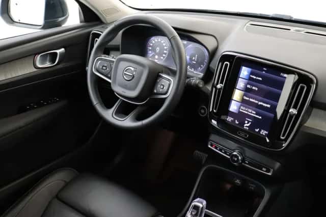 Volvo XC40 (2022) thumbnail 5