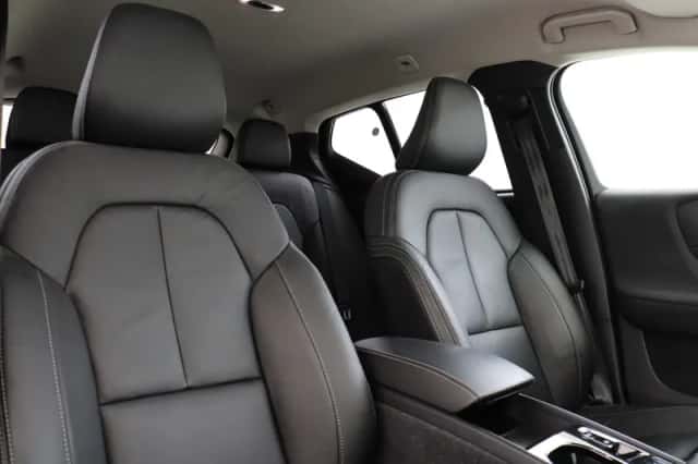 Volvo XC40 (2022) thumbnail 9