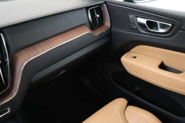 Volvo XC60 (2023) thumbnail 21