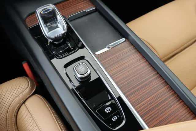 Volvo XC60 (2023) thumbnail 23