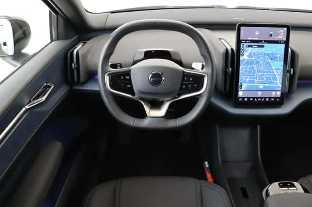 Volvo EX30 (2024) thumbnail 1