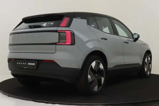 Volvo EX30 (2024) thumbnail 2