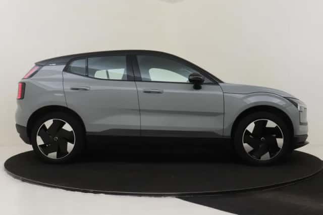 Volvo EX30 (2024) thumbnail 12