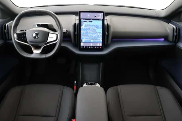 Volvo EX30 (2024) thumbnail 3