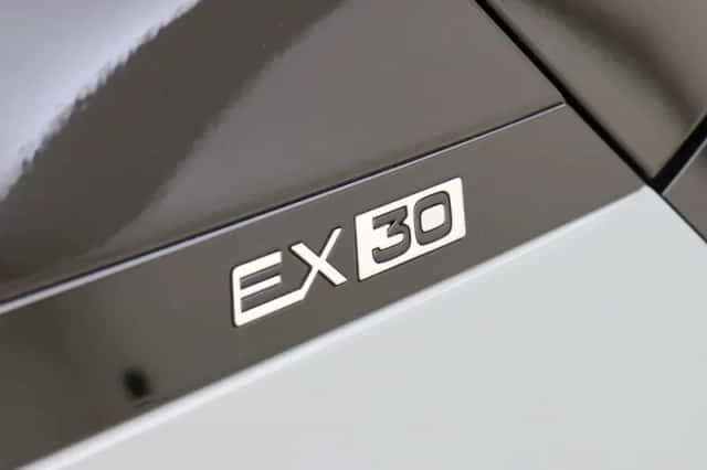 Volvo EX30 (2024) thumbnail 30