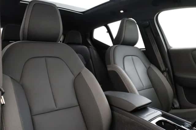 Volvo XC40 (2022) thumbnail 11