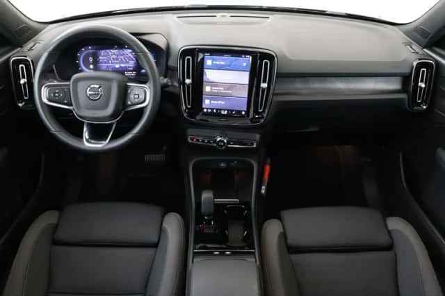 Volvo XC40 (2022) thumbnail 3