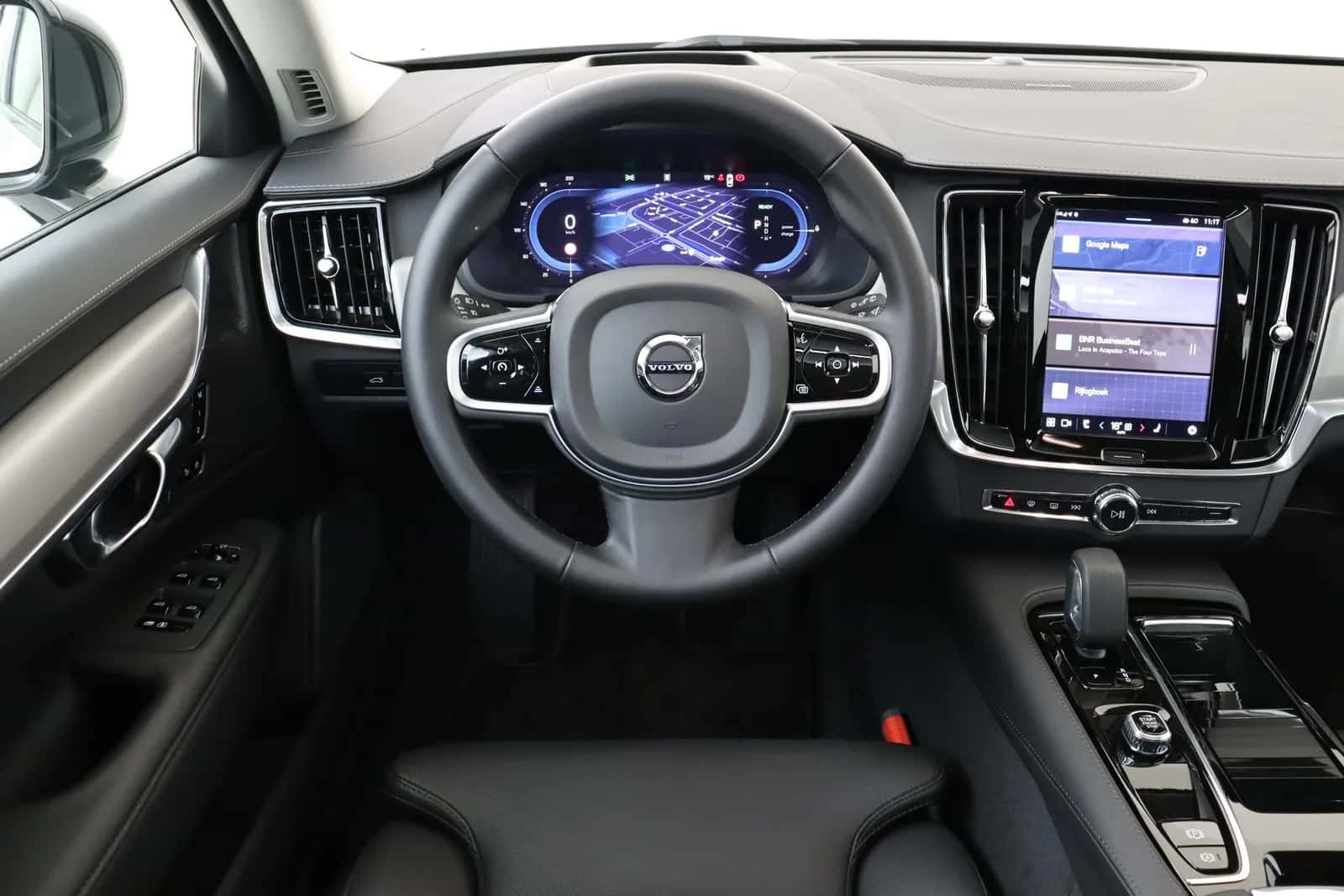 Volvo V90 (2025) — foto 1