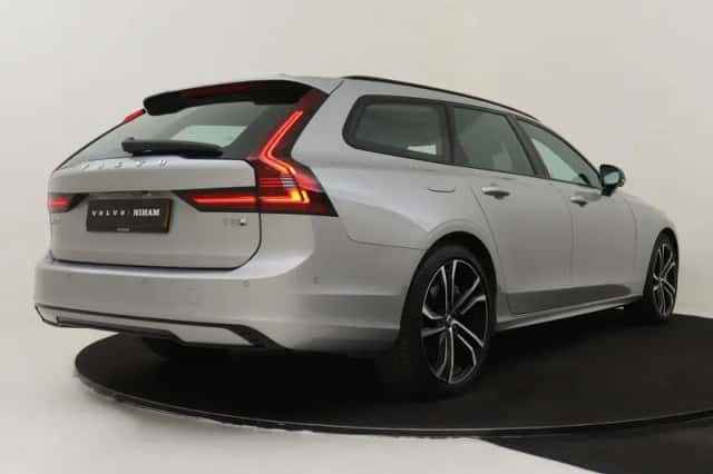Volvo V90 (2025) thumbnail 2