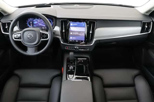Volvo V90 (2025) thumbnail 3