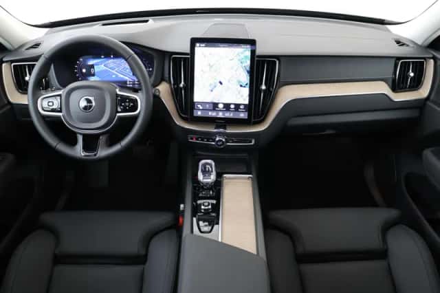 Volvo XC60 (2025) thumbnail 3