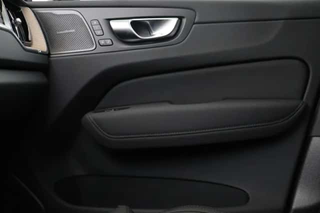 Volvo XC60 (2025) thumbnail 23
